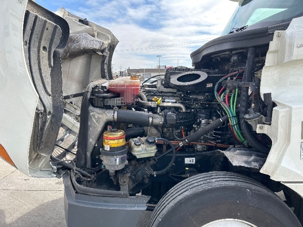 Day Cab Tractor-Heavy Duty Tractors-Freightliner-2019-T12664ST-Chicago (Melrose Park)-IL-216,300\n\t\tmiles-$ 51,000 - Image 16