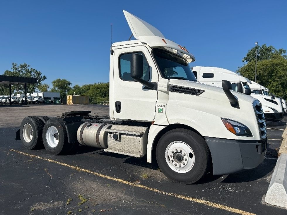 Day Cab Tractor-Heavy Duty Tractors-Freightliner-2019-T12664ST-Chicago (Melrose Park)-IL-442,092\n\t\tmiles-$ 40,000 - Image 1