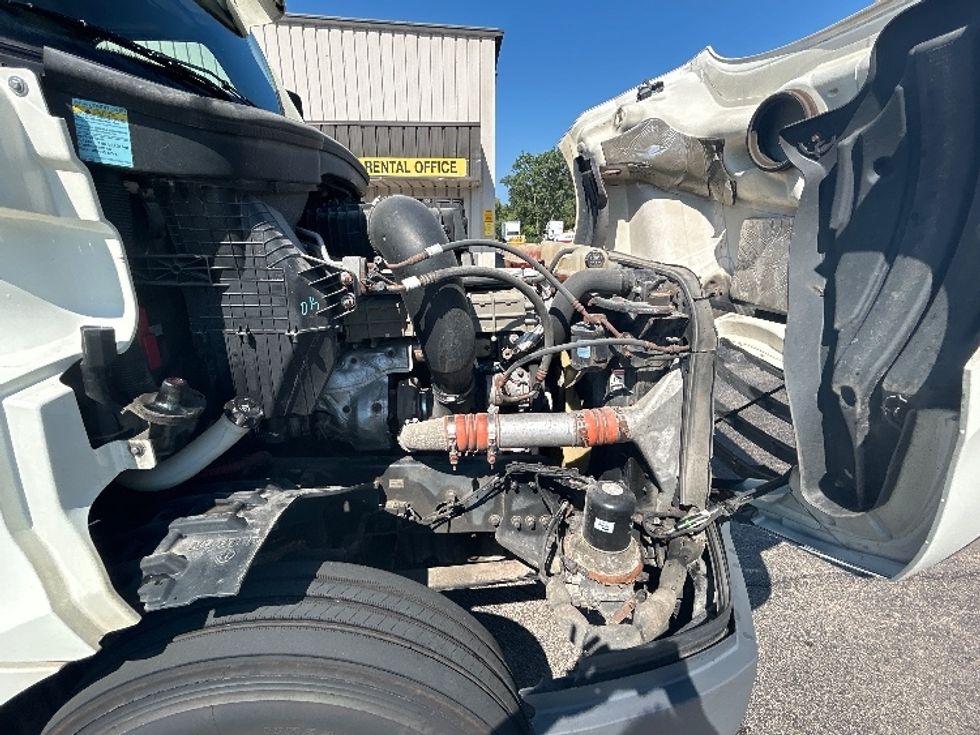 Day Cab Tractor-Heavy Duty Tractors-Freightliner-2019-T12664ST-Chicago (Melrose Park)-IL-442,092\n\t\tmiles-$ 40,000 - Image 14