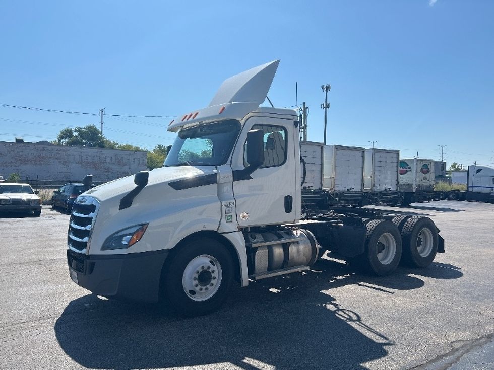 Day Cab Tractor-Heavy Duty Tractors-Freightliner-2019-T12664ST-Chicago (Melrose Park)-IL-442,092\n\t\tmiles-$ 40,000 - Image 3