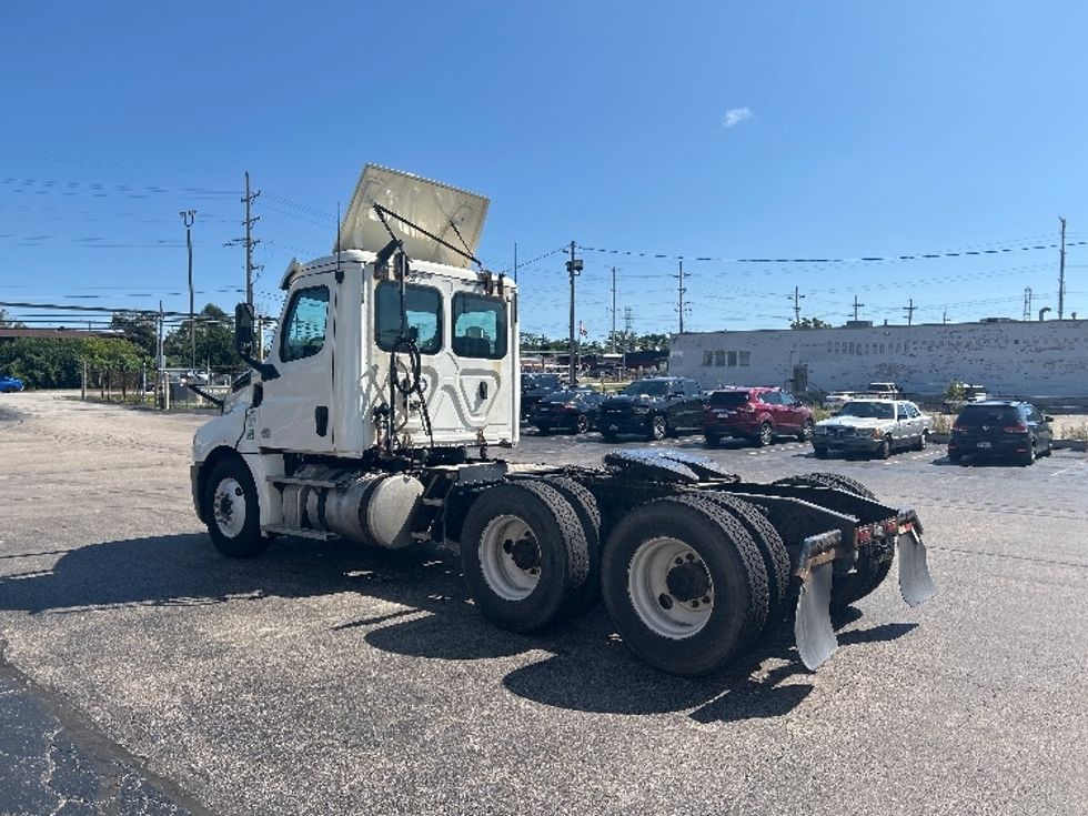 Day Cab Tractor-Heavy Duty Tractors-Freightliner-2019-T12664ST-Chicago (Melrose Park)-IL-442,092\n\t\tmiles-$ 40,000 - Image 5