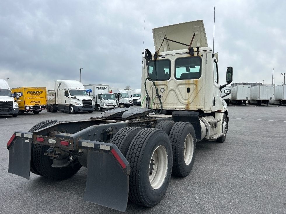 Day Cab Tractor-Heavy Duty Tractors-Freightliner-2019-T12664ST-Chicago (Melrose Park)-IL-450,396\n\t\tmiles-$ 49,250 - Image 7