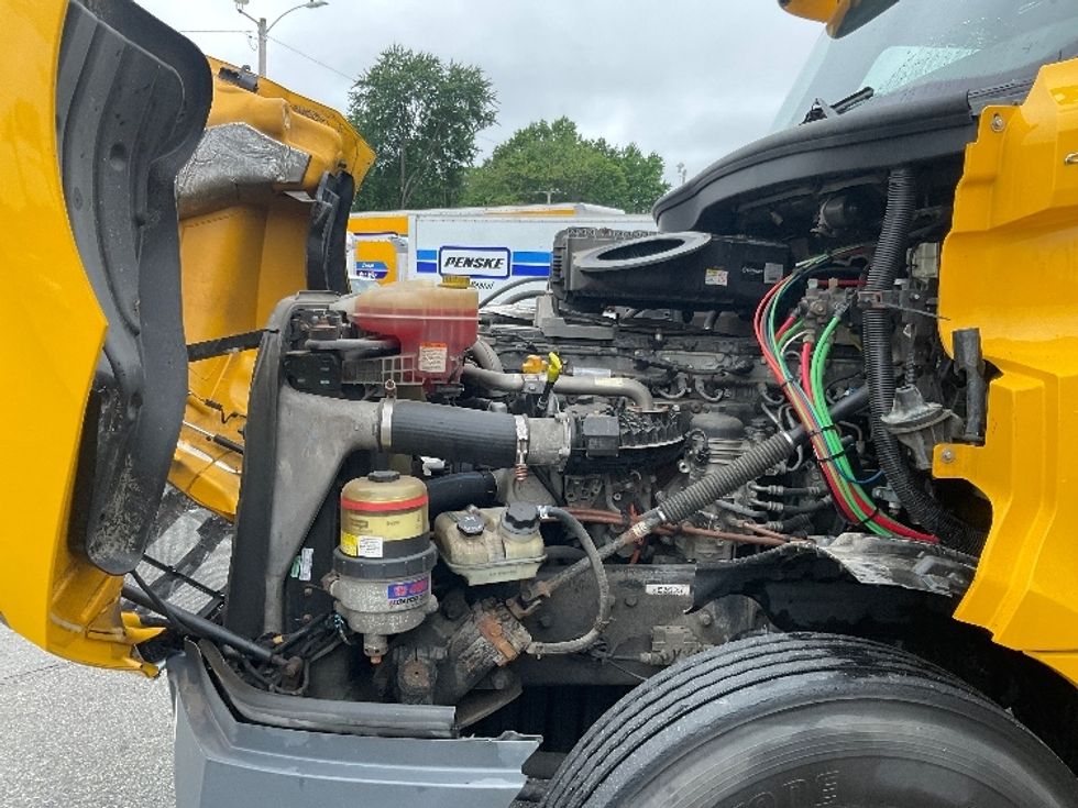 Day Cab Tractor-Heavy Duty Tractors-Freightliner-2019-T12664ST-Chicopee-MA-507,876\n\t\tmiles-$ 34,000 - Image 16