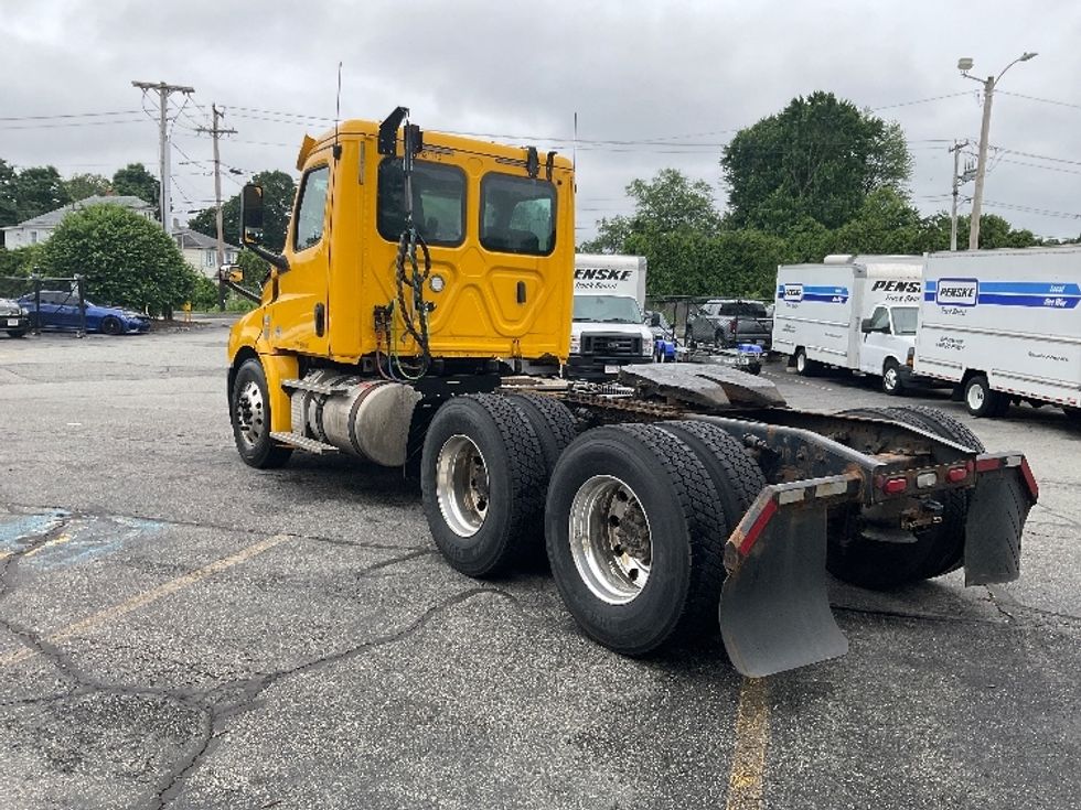 Day Cab Tractor-Heavy Duty Tractors-Freightliner-2019-T12664ST-Chicopee-MA-507,876\n\t\tmiles-$ 34,000 - Image 5