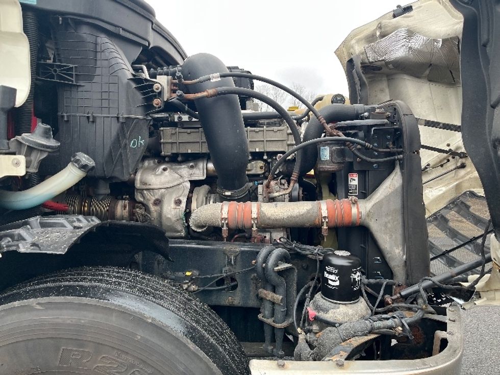 Day Cab Tractor-Heavy Duty Tractors-Freightliner-2019-T12664ST-Chicopee-MA-990,966\n\t\tmiles-$ 23,750 - Image 15