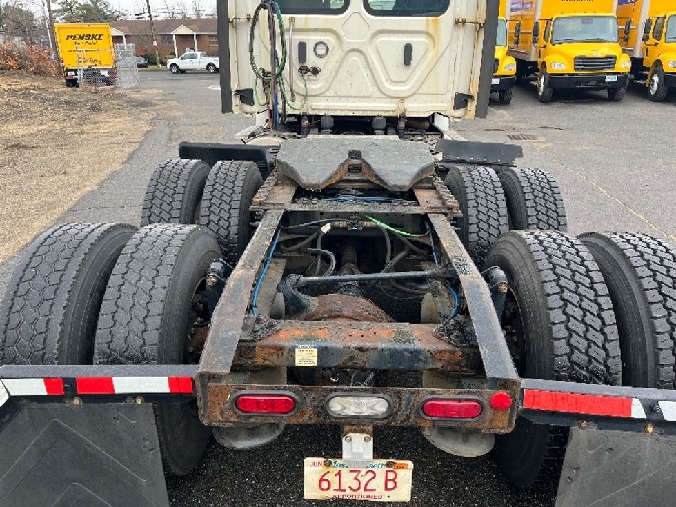 Day Cab Tractor-Heavy Duty Tractors-Freightliner-2019-T12664ST-Chicopee-MA-990,966\n\t\tmiles-$ 23,750 - Image 6