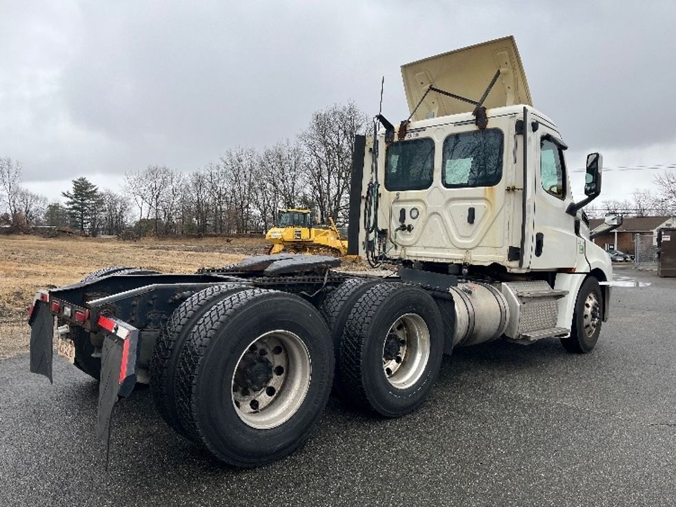 Day Cab Tractor-Heavy Duty Tractors-Freightliner-2019-T12664ST-Chicopee-MA-990,966\n\t\tmiles-$ 23,750 - Image 7