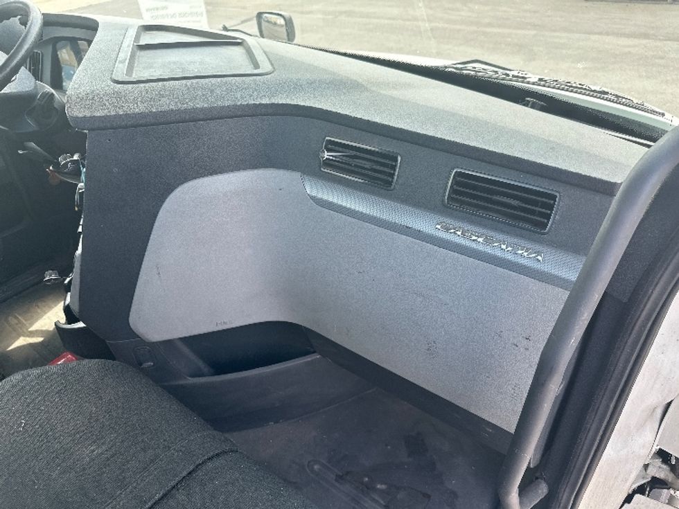 Day Cab Tractor-Heavy Duty Tractors-Freightliner-2019-T12664ST-Cincinnati-OH-319,115\n\t\tmiles-$ 61,500 - Image 13