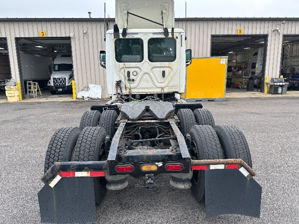 Day Cab Tractor-Heavy Duty Tractors-Freightliner-2019-T12664ST-Cincinnati-OH-319,115\n\t\tmiles-$ 61,500 - Image 6