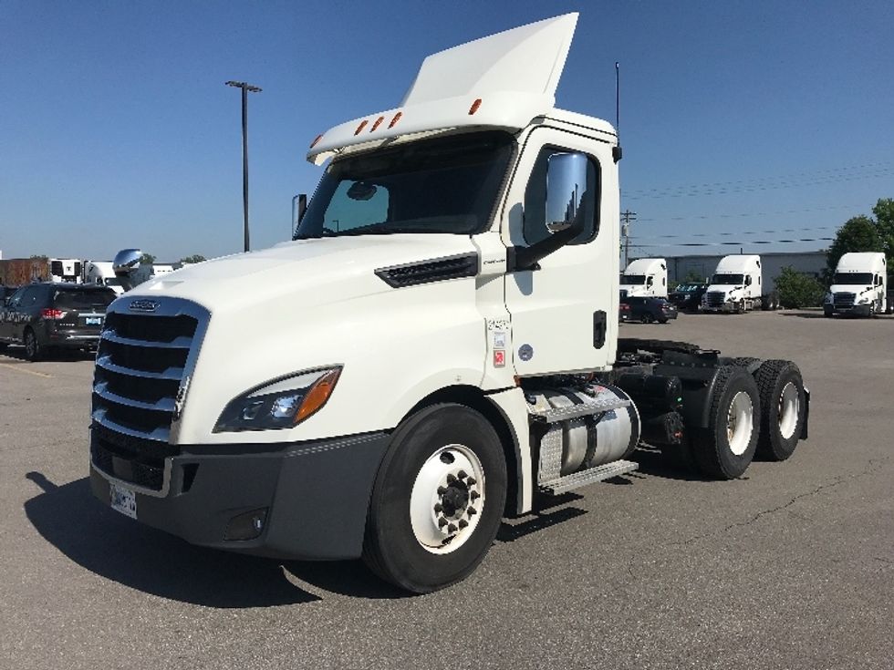 Day Cab Tractor-Heavy Duty Tractors-Freightliner-2019-T12664ST-Cincinnati-OH-448,733\n\t\tmiles-$ 49,500 - Image 3