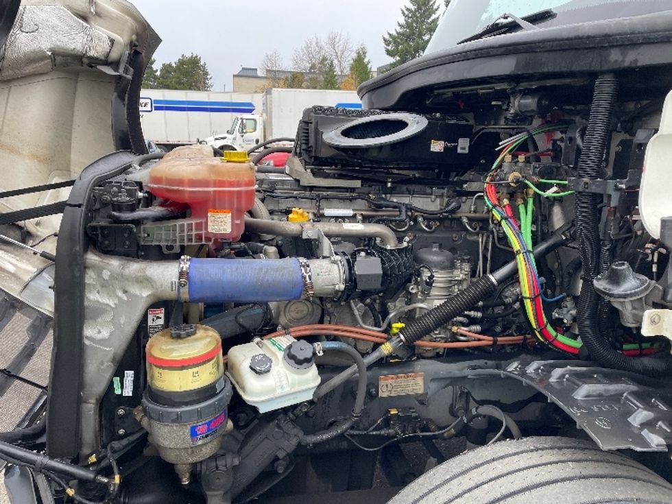 Day Cab Tractor-Heavy Duty Tractors-Freightliner-2019-T12664ST-Clackamas-OR-443,677\n\t\tmiles-$ 44,000 - Image 15