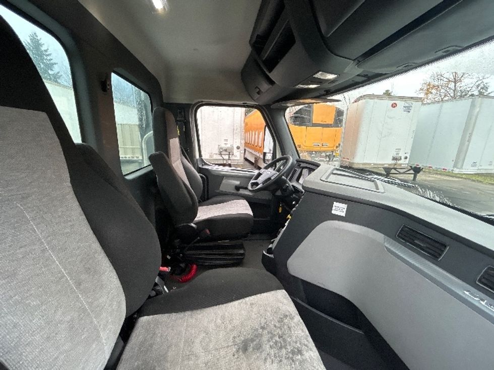 Day Cab Tractor-Heavy Duty Tractors-Freightliner-2019-T12664ST-Clackamas-OR-457,813\n\t\tmiles-$ 43,000 - Image 14