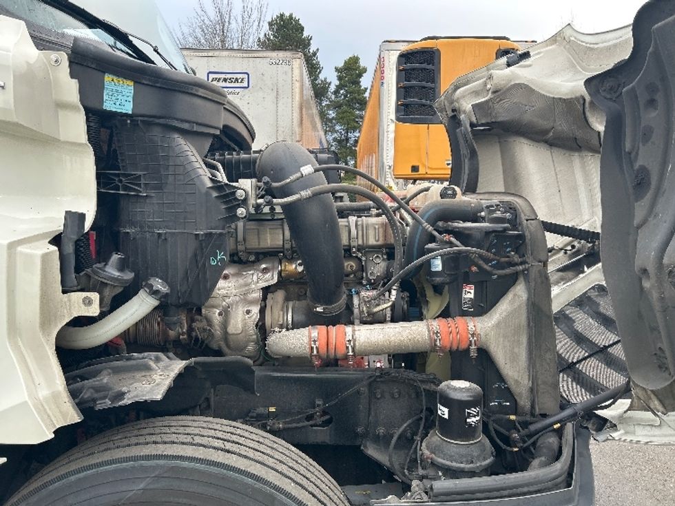 Day Cab Tractor-Heavy Duty Tractors-Freightliner-2019-T12664ST-Clackamas-OR-457,813\n\t\tmiles-$ 43,000 - Image 15