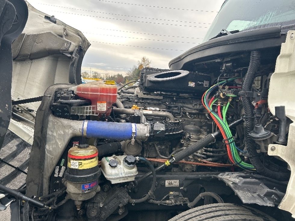 Day Cab Tractor-Heavy Duty Tractors-Freightliner-2019-T12664ST-Clackamas-OR-457,813\n\t\tmiles-$ 43,000 - Image 16