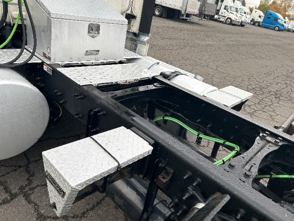 Day Cab Tractor-Heavy Duty Tractors-Freightliner-2019-T12664ST-Clackamas-OR-457,813\n\t\tmiles-$ 43,000 - Image 18