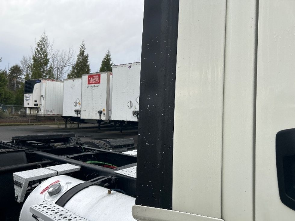 Day Cab Tractor-Heavy Duty Tractors-Freightliner-2019-T12664ST-Clackamas-OR-457,813\n\t\tmiles-$ 43,000 - Image 20