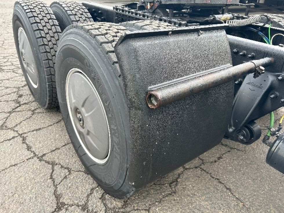 Day Cab Tractor-Heavy Duty Tractors-Freightliner-2019-T12664ST-Clackamas-OR-457,813\n\t\tmiles-$ 43,000 - Image 21