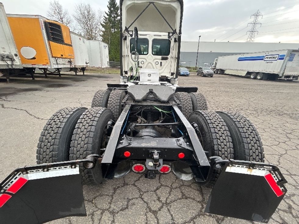 Day Cab Tractor-Heavy Duty Tractors-Freightliner-2019-T12664ST-Clackamas-OR-457,813\n\t\tmiles-$ 43,000 - Image 6