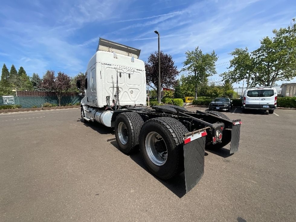 Day Cab Tractor-Heavy Duty Tractors-Freightliner-2019-T12664ST-Clackamas-OR-486,487\n\t\tmiles-$ 37,250 - Image 5