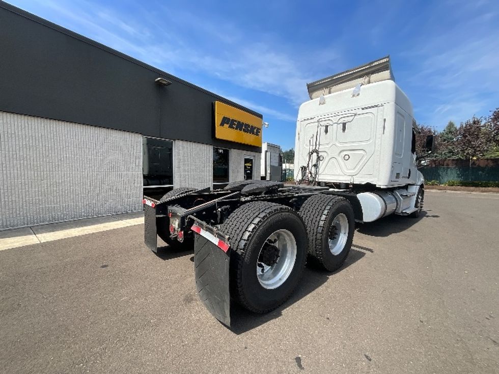 Day Cab Tractor-Heavy Duty Tractors-Freightliner-2019-T12664ST-Clackamas-OR-486,487\n\t\tmiles-$ 37,250 - Image 7