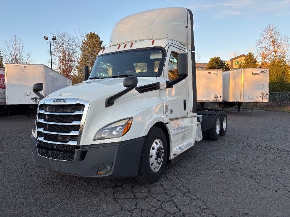 Day Cab Tractor-Heavy Duty Tractors-Freightliner-2019-T12664ST-Clackamas-OR-516,777\n\t\tmiles-$ 38,750 - Image 3
