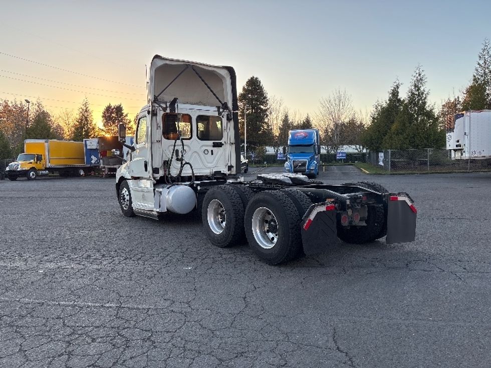 Day Cab Tractor-Heavy Duty Tractors-Freightliner-2019-T12664ST-Clackamas-OR-516,777\n\t\tmiles-$ 38,750 - Image 5