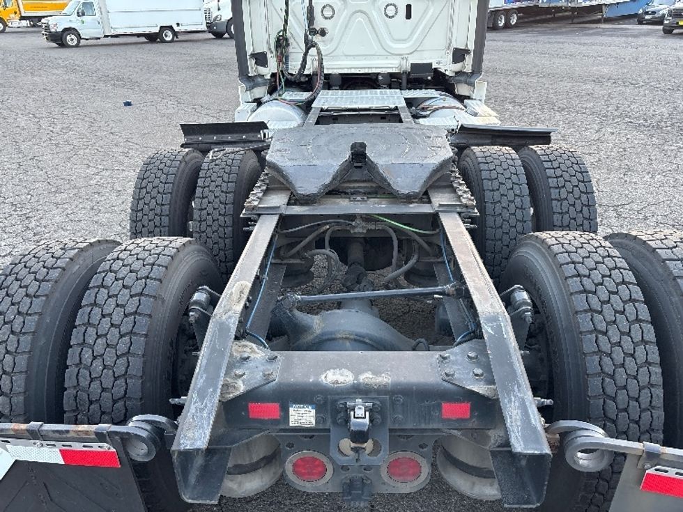 Day Cab Tractor-Heavy Duty Tractors-Freightliner-2019-T12664ST-Clackamas-OR-516,777\n\t\tmiles-$ 38,750 - Image 6