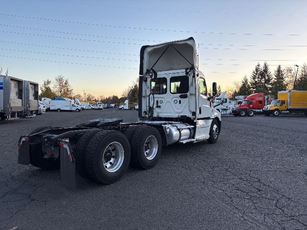 Day Cab Tractor-Heavy Duty Tractors-Freightliner-2019-T12664ST-Clackamas-OR-516,777\n\t\tmiles-$ 38,750 - Image 7