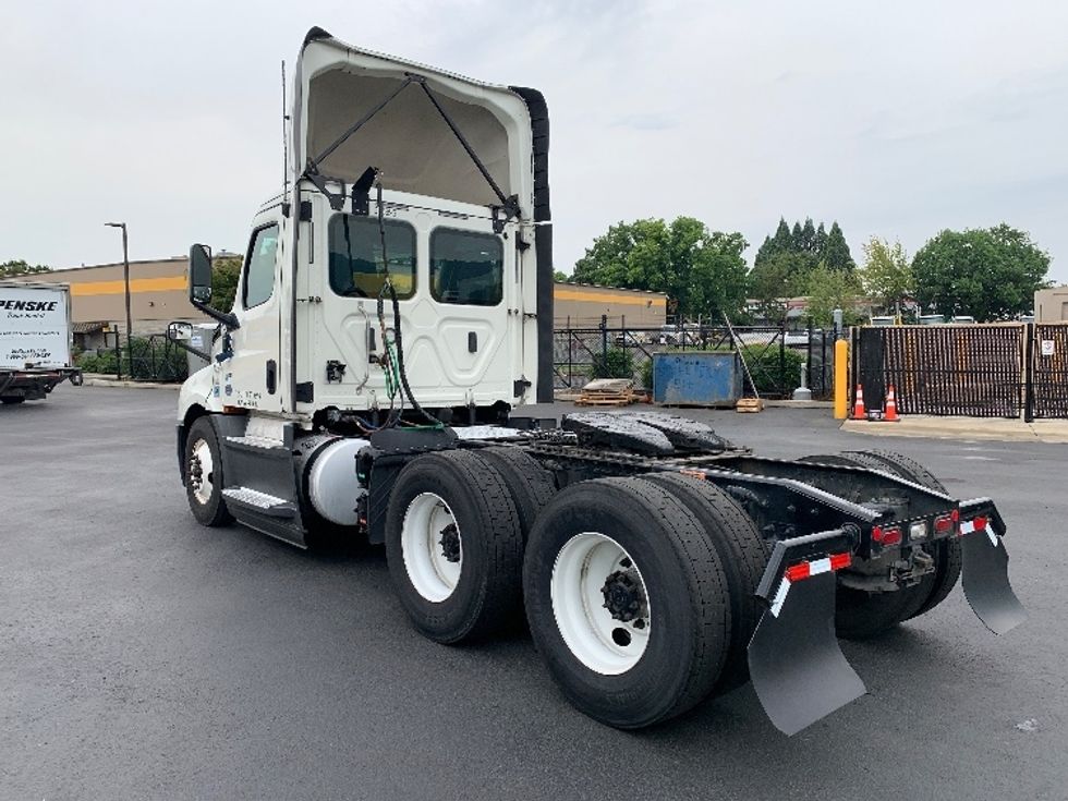 Day Cab Tractor-Heavy Duty Tractors-Freightliner-2019-T12664ST-Clackamas-OR-528,920\n\t\tmiles-$ 39,500 - Image 5