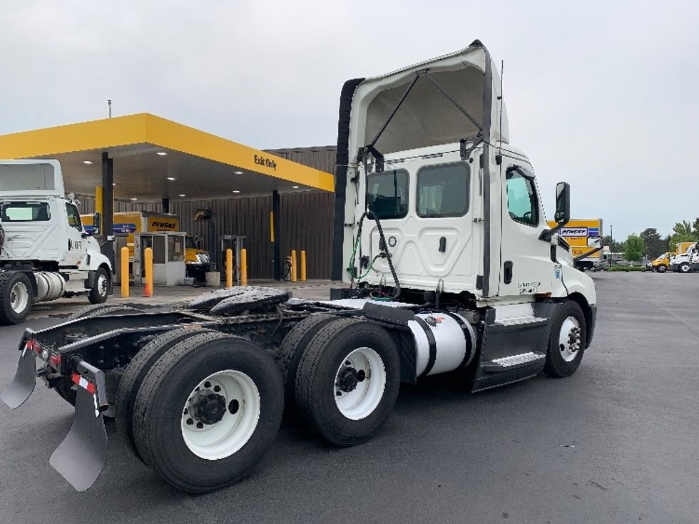 Day Cab Tractor-Heavy Duty Tractors-Freightliner-2019-T12664ST-Clackamas-OR-528,920\n\t\tmiles-$ 39,500 - Image 7
