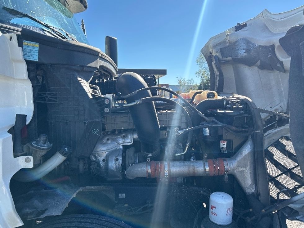 Day Cab Tractor-Heavy Duty Tractors-Freightliner-2019-T12664ST-Clarksville-TN-424,427\n\t\tmiles-$ 43,750 - Image 15