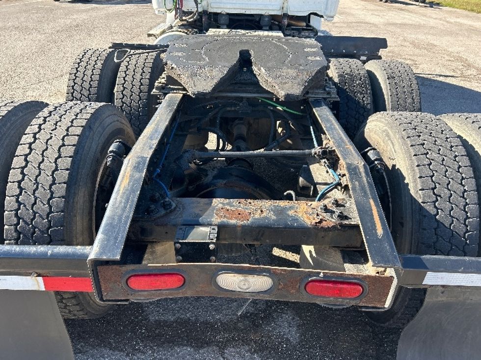 Day Cab Tractor-Heavy Duty Tractors-Freightliner-2019-T12664ST-Clarksville-TN-424,427\n\t\tmiles-$ 43,750 - Image 6