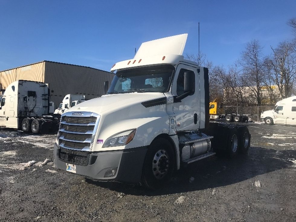 Day Cab Tractor-Heavy Duty Tractors-Freightliner-2019-T12664ST-Cleona-PA-630,855\n\t\tmiles-$ 25,250 - Image 3