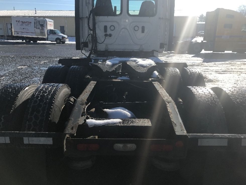 Day Cab Tractor-Heavy Duty Tractors-Freightliner-2019-T12664ST-Cleona-PA-630,855\n\t\tmiles-$ 25,250 - Image 6