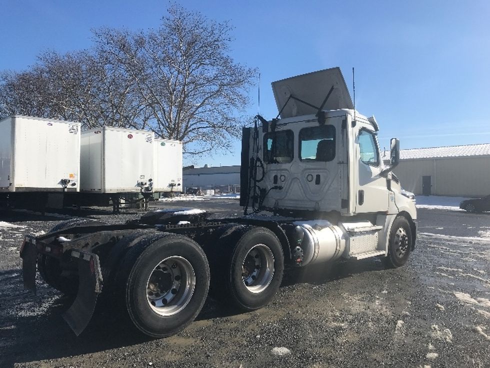Day Cab Tractor-Heavy Duty Tractors-Freightliner-2019-T12664ST-Cleona-PA-630,855\n\t\tmiles-$ 25,250 - Image 7