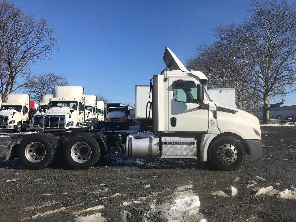 Day Cab Tractor-Heavy Duty Tractors-Freightliner-2019-T12664ST-Cleona-PA-630,855\n\t\tmiles-$ 25,250 - Image 8