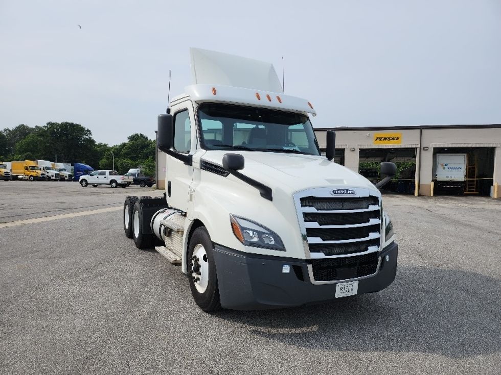 Day Cab Tractor-Heavy Duty Tractors-Freightliner-2019-T12664ST-Cleveland-TN-219,919\n\t\tmiles-$ 58,750 - Image 1