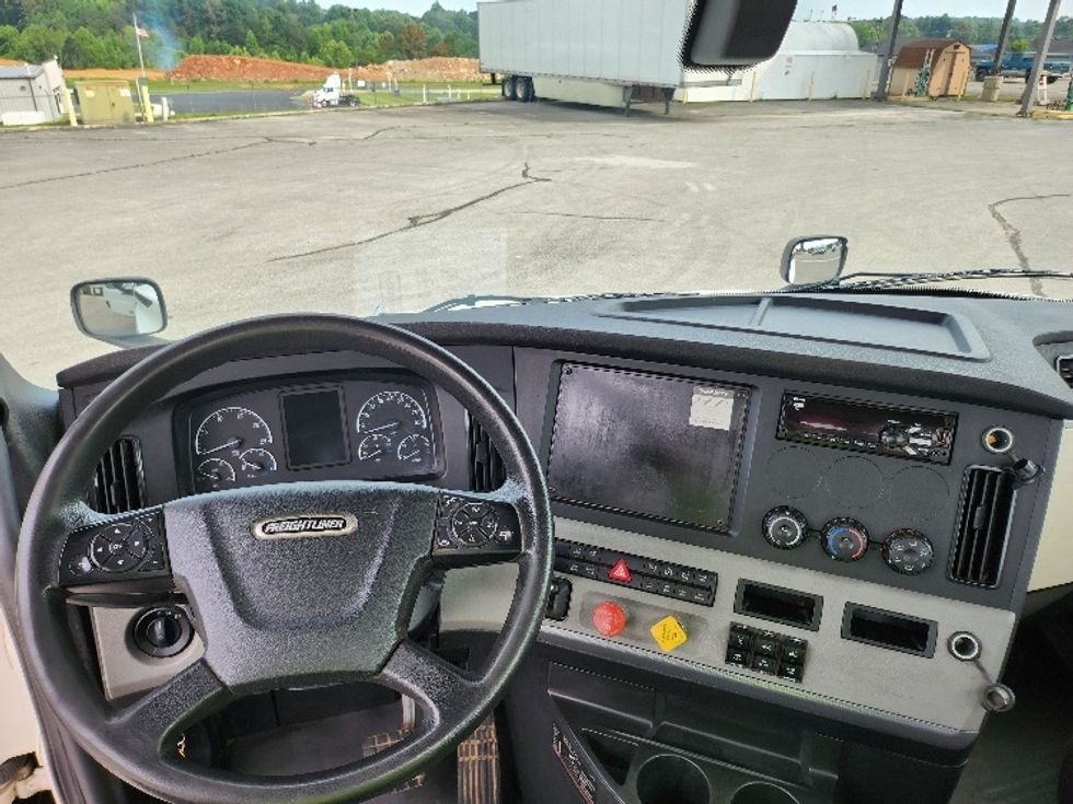 Day Cab Tractor-Heavy Duty Tractors-Freightliner-2019-T12664ST-Cleveland-TN-219,919\n\t\tmiles-$ 58,750 - Image 11