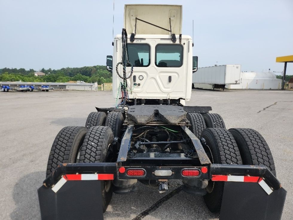 Day Cab Tractor-Heavy Duty Tractors-Freightliner-2019-T12664ST-Cleveland-TN-219,919\n\t\tmiles-$ 58,750 - Image 6