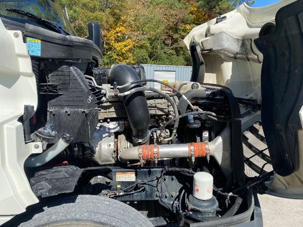 Day Cab Tractor-Heavy Duty Tractors-Freightliner-2019-T12664ST-Cleveland-TN-233,255\n\t\tmiles-$ 55,000 - Image 15