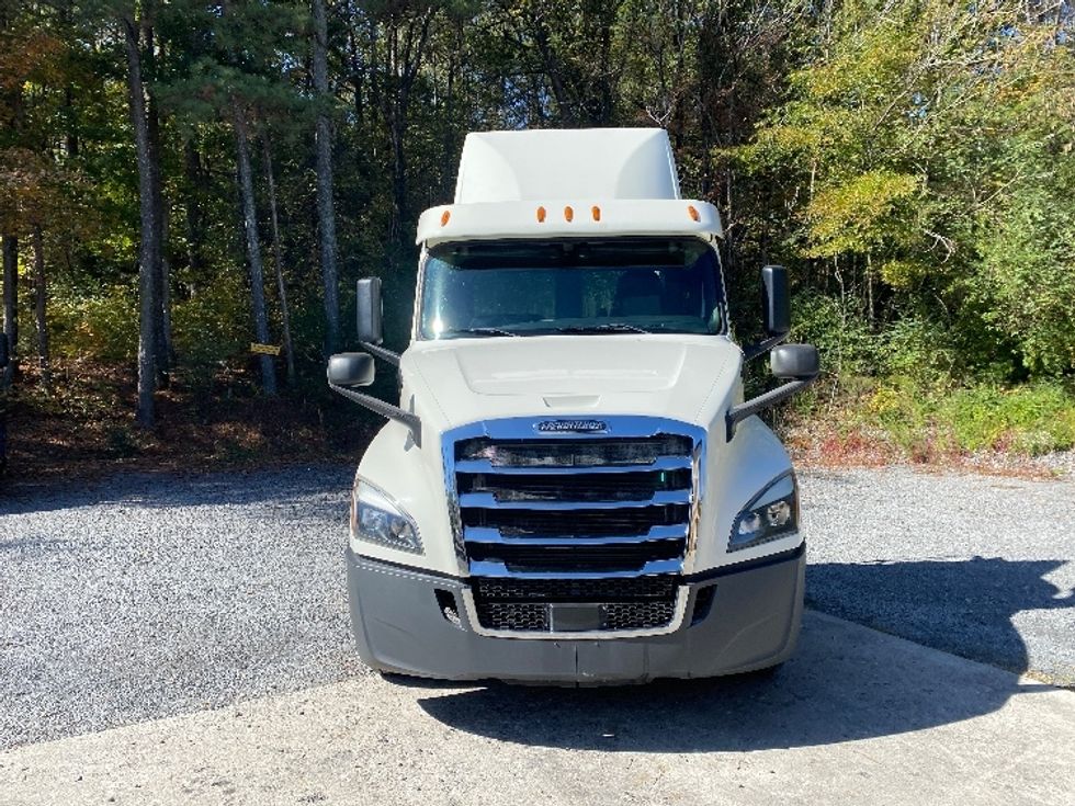 Day Cab Tractor-Heavy Duty Tractors-Freightliner-2019-T12664ST-Cleveland-TN-233,255\n\t\tmiles-$ 55,000 - Image 2