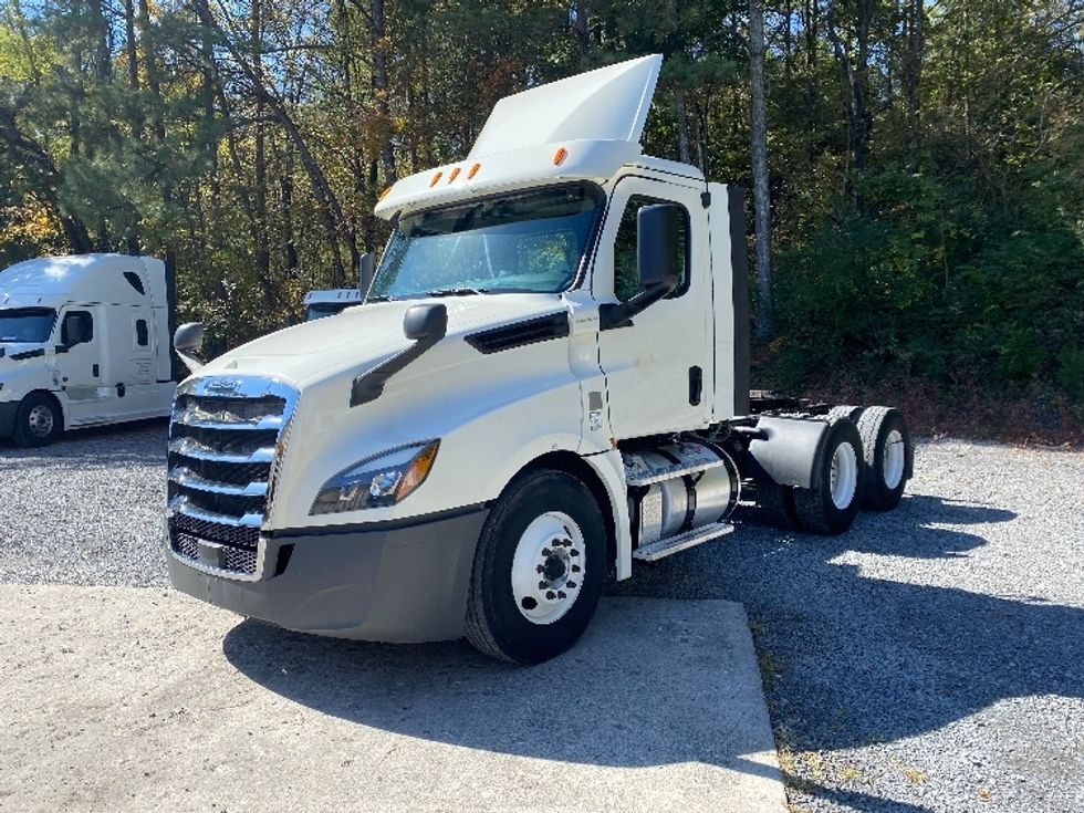 Day Cab Tractor-Heavy Duty Tractors-Freightliner-2019-T12664ST-Cleveland-TN-233,255\n\t\tmiles-$ 55,000 - Image 3