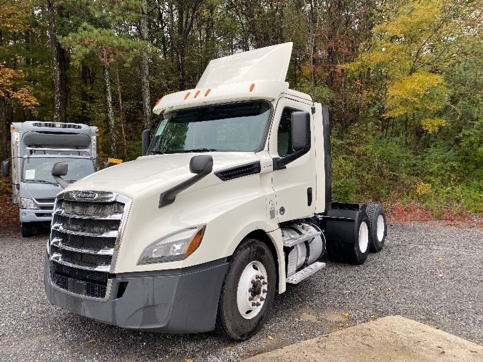 Day Cab Tractor-Heavy Duty Tractors-Freightliner-2019-T12664ST-Cleveland-TN-260,068\n\t\tmiles-$ 53,500 - Image 3
