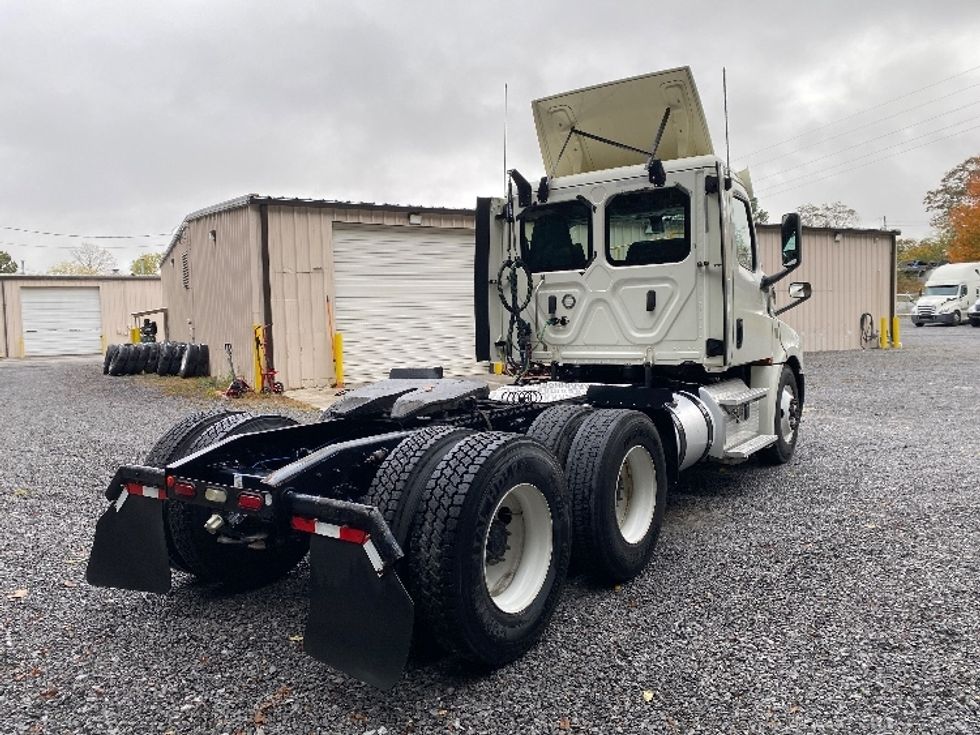 Day Cab Tractor-Heavy Duty Tractors-Freightliner-2019-T12664ST-Cleveland-TN-260,068\n\t\tmiles-$ 53,500 - Image 7