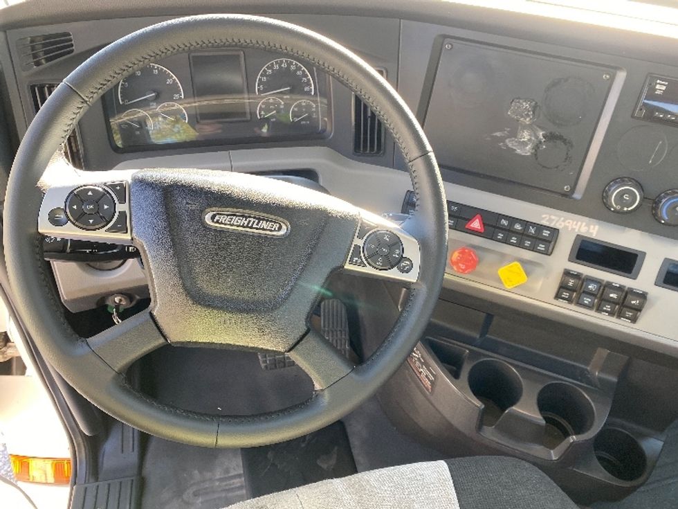 Day Cab Tractor-Heavy Duty Tractors-Freightliner-2019-T12664ST-Cleveland-TN-263,861\n\t\tmiles-$ 53,250 - Image 11