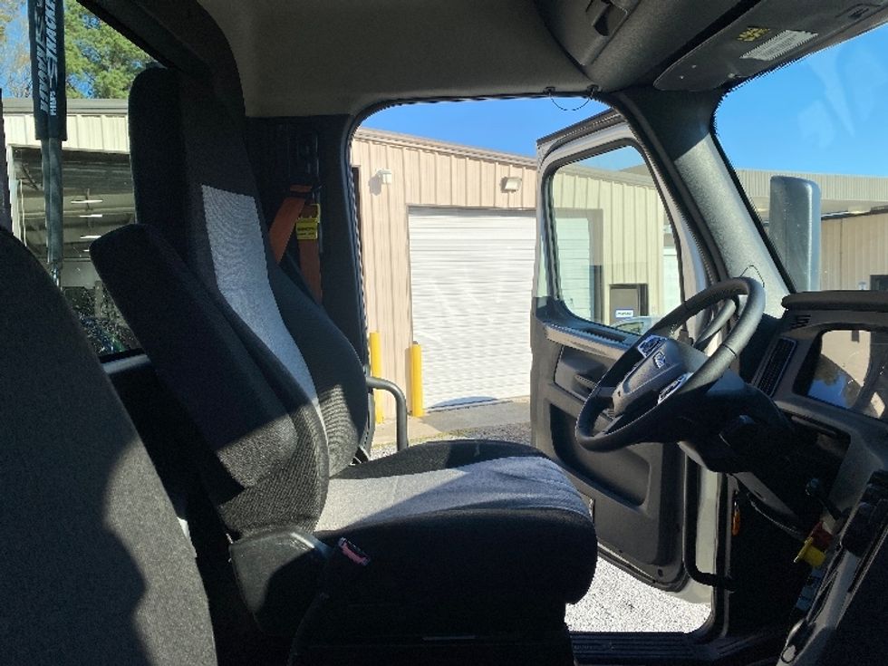 Day Cab Tractor-Heavy Duty Tractors-Freightliner-2019-T12664ST-Cleveland-TN-263,861\n\t\tmiles-$ 53,250 - Image 14