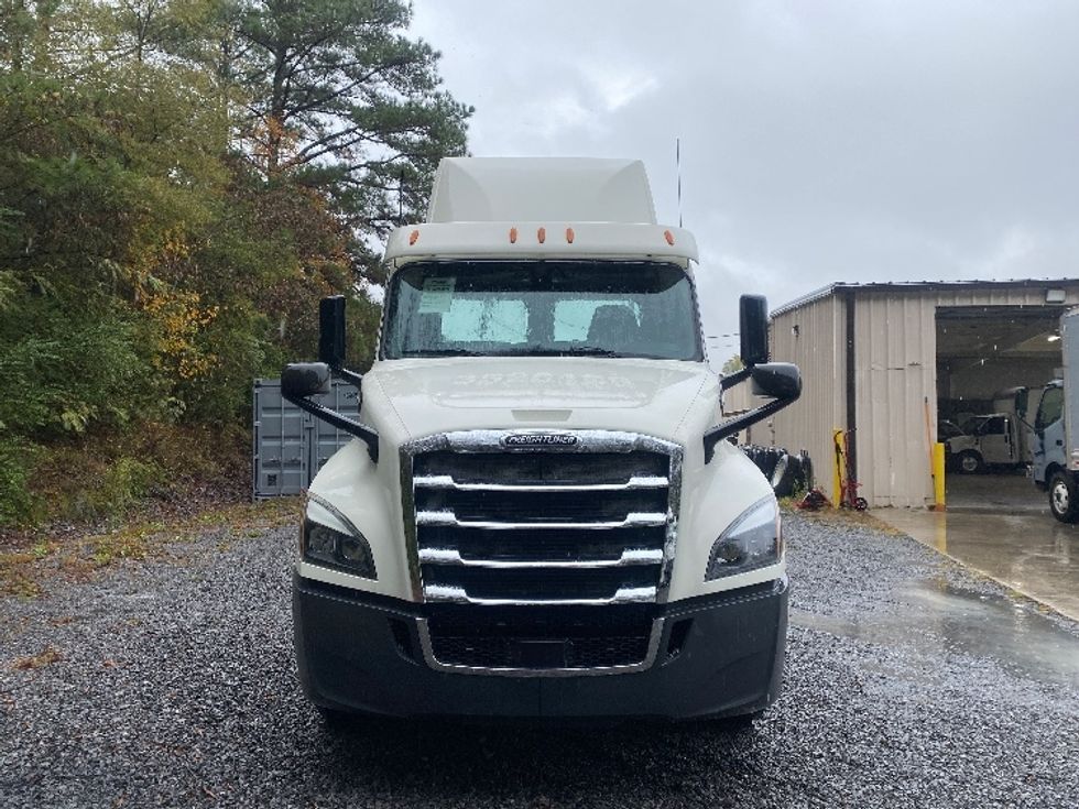 Day Cab Tractor-Heavy Duty Tractors-Freightliner-2019-T12664ST-Cleveland-TN-263,861\n\t\tmiles-$ 53,250 - Image 2