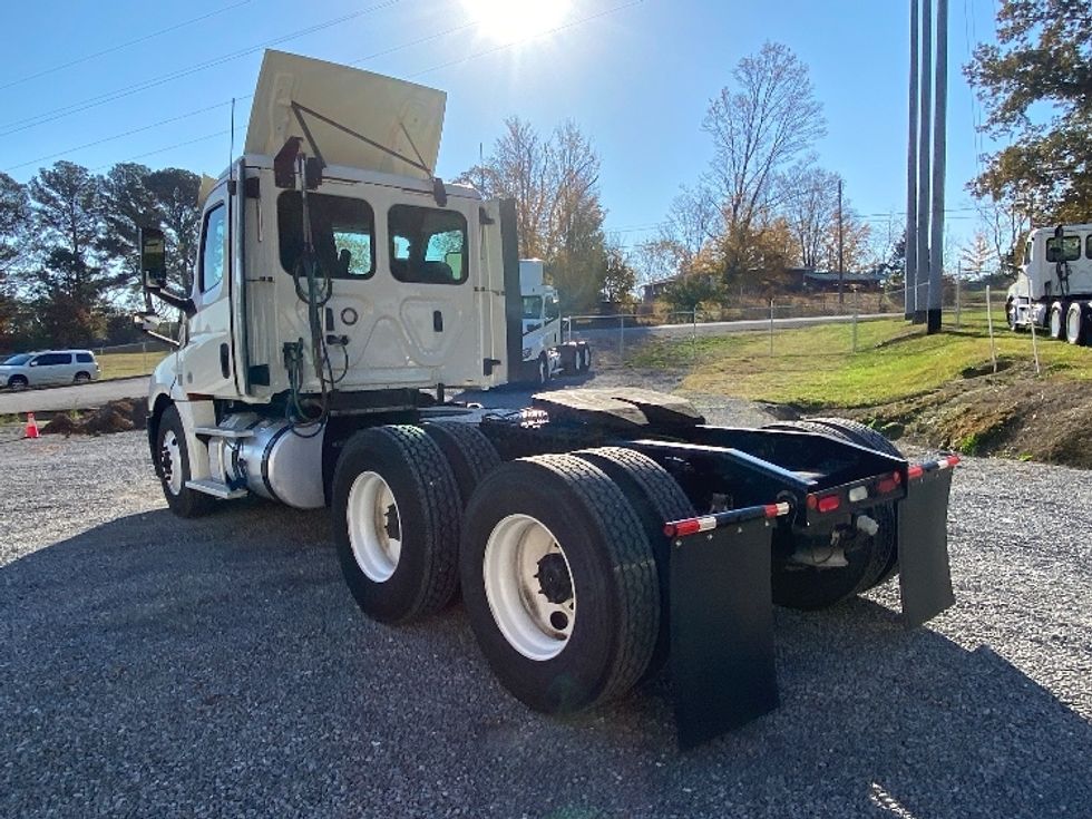Day Cab Tractor-Heavy Duty Tractors-Freightliner-2019-T12664ST-Cleveland-TN-263,861\n\t\tmiles-$ 53,250 - Image 5