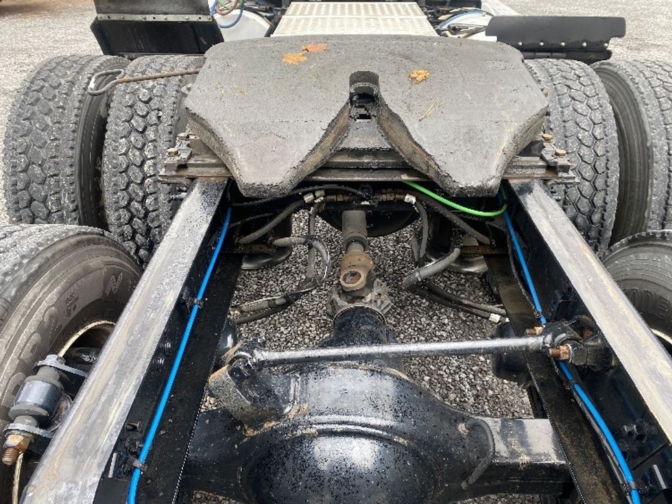 Day Cab Tractor-Heavy Duty Tractors-Freightliner-2019-T12664ST-Cleveland-TN-263,861\n\t\tmiles-$ 53,250 - Image 6