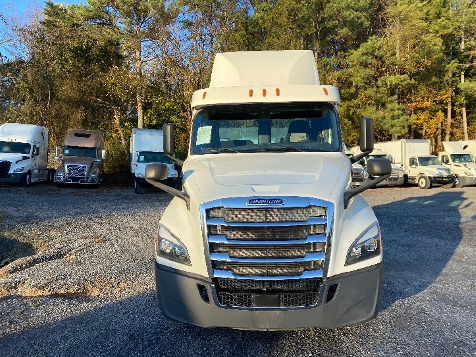 Day Cab Tractor-Heavy Duty Tractors-Freightliner-2019-T12664ST-Cleveland-TN-267,972\n\t\tmiles-$ 53,000 - Image 2